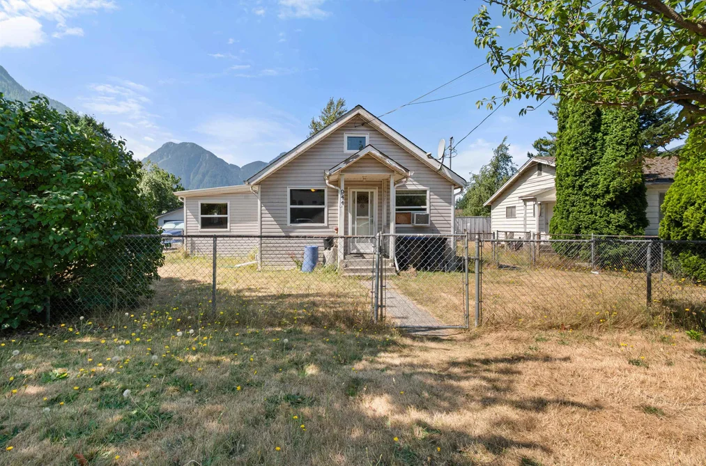 House for sale at 944 3rd Avenue Hope British Columbia - MLS: R3150315