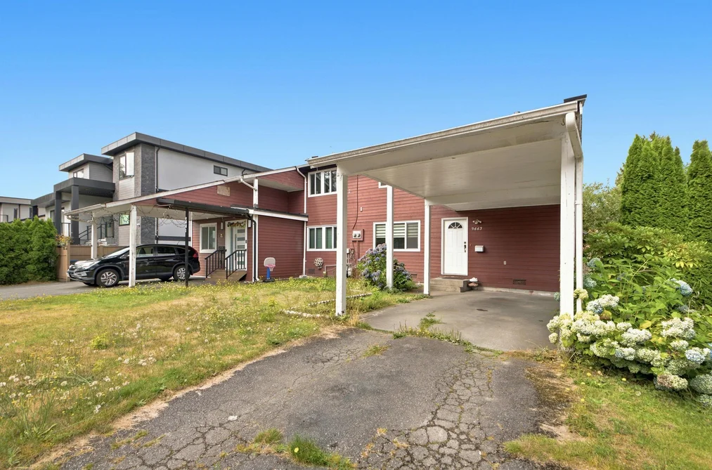 9443 132A Street, Surrey, BC - Half Duplex for Sale - Photo 3 of 25 9443 132A Street, Surrey, BC - Half Duplex for Sale - Photo 3 of 25