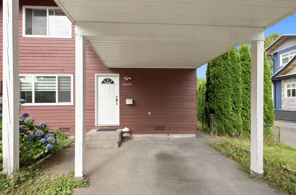 9443 132A Street, Surrey, BC - Half Duplex for Sale - Photo 4 of 25 9443 132A Street, Surrey, BC - Half Duplex for Sale - Photo 4 of 25