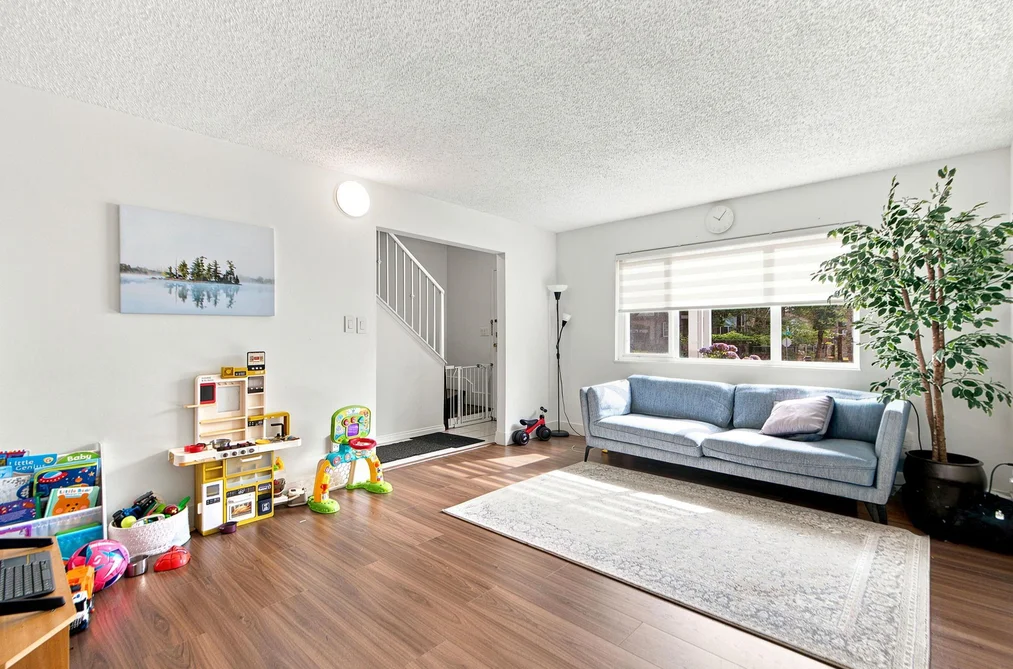 9443 132A Street, Surrey, BC - Half Duplex for Sale - Photo 8 of 25 9443 132A Street, Surrey, BC - Half Duplex for Sale - Photo 8 of 25
