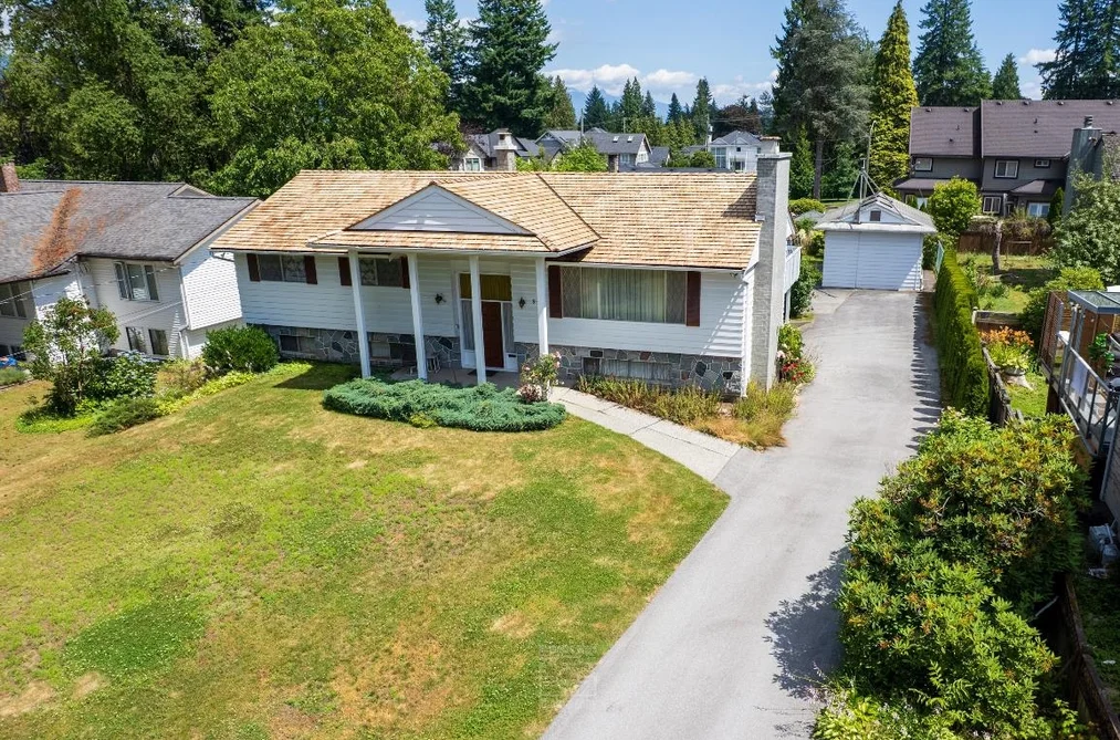 House for sale at 945 Lillian Street Coquitlam British Columbia - MLS: R3111299