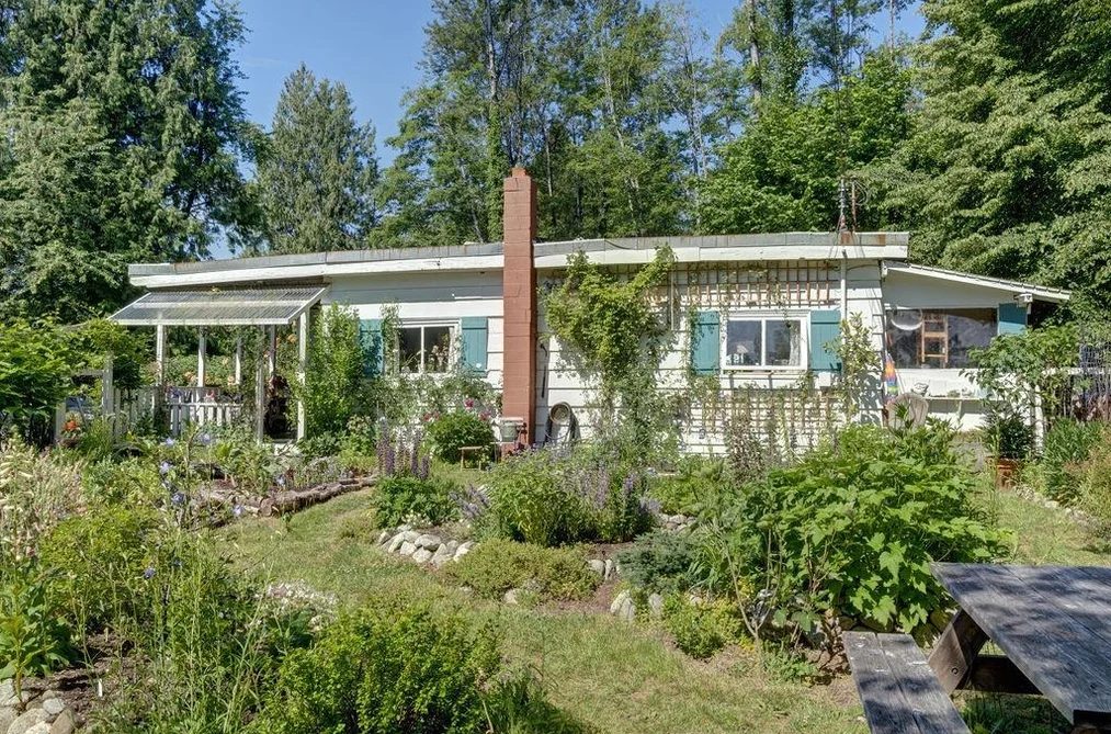 947 NORTH ROAD, Gibsons BC V0N 1V7, Gibsons BC — Residential for Sale - Photo 2