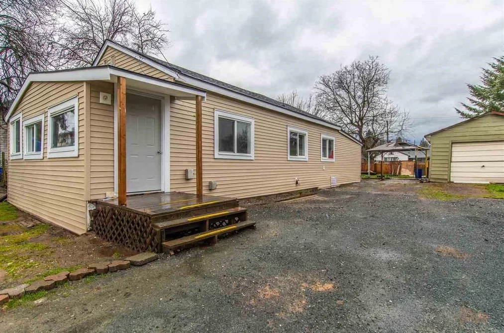 House for sale at 9485 Robson Street Chilliwack British Columbia - MLS: R3054553