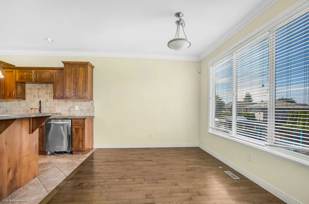 9487 COOTE STREET, Chilliwack, BC — Residential for Sale — Photo 12 of 36