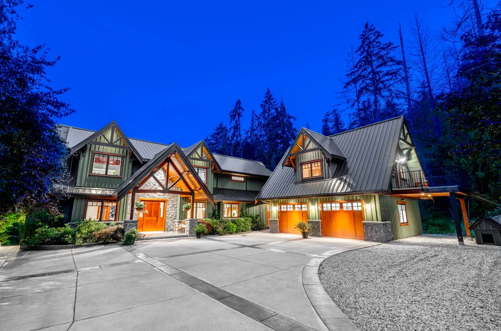 House for sale at 949 Arbutus Bay Lane Bowen Island British Columbia - MLS: R3135646
