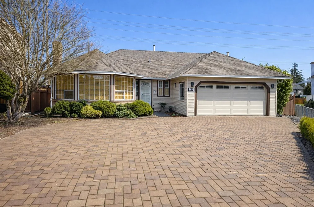 Property for sale at 9496 160a Avenue Surrey British Columbia - MLS: R3158346