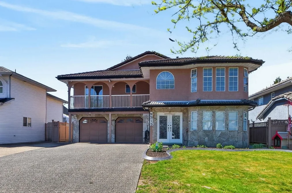 House for sale at 9515 124a Street Surrey British Columbia - MLS: R3120527