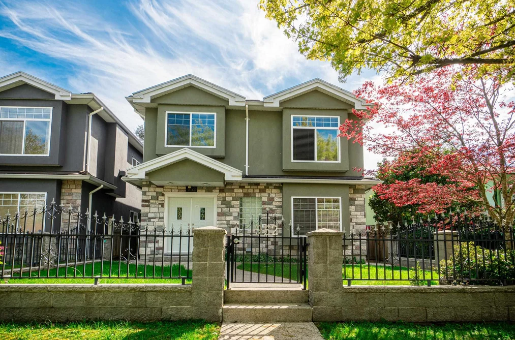House for sale at 952 E 31st Avenue Vancouver British Columbia - MLS: R3117339