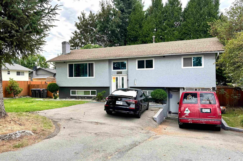 House for sale at 9525 125a Street Surrey British Columbia - MLS: R3037453