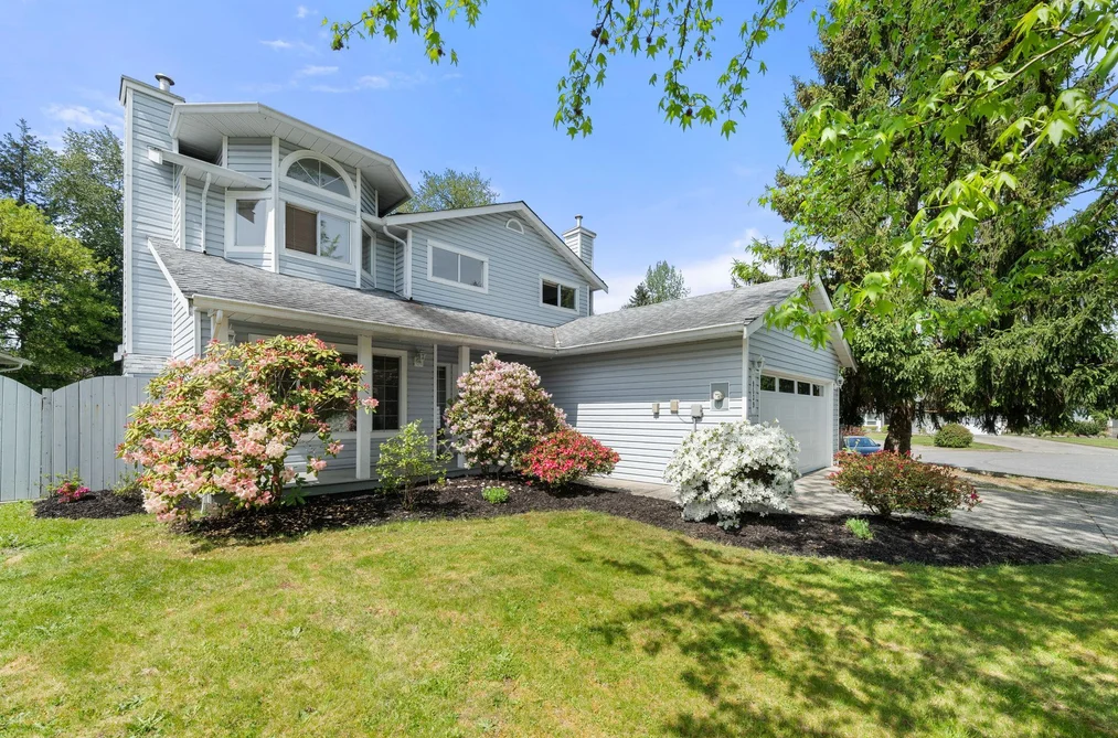9539 215A STREET, Langley BC V3A 6X5, Langley BC — Residential for Sale - Photo 2