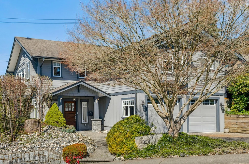 House for sale at 954 Tudor Avenue North Vancouver British Columbia - MLS: R3109875