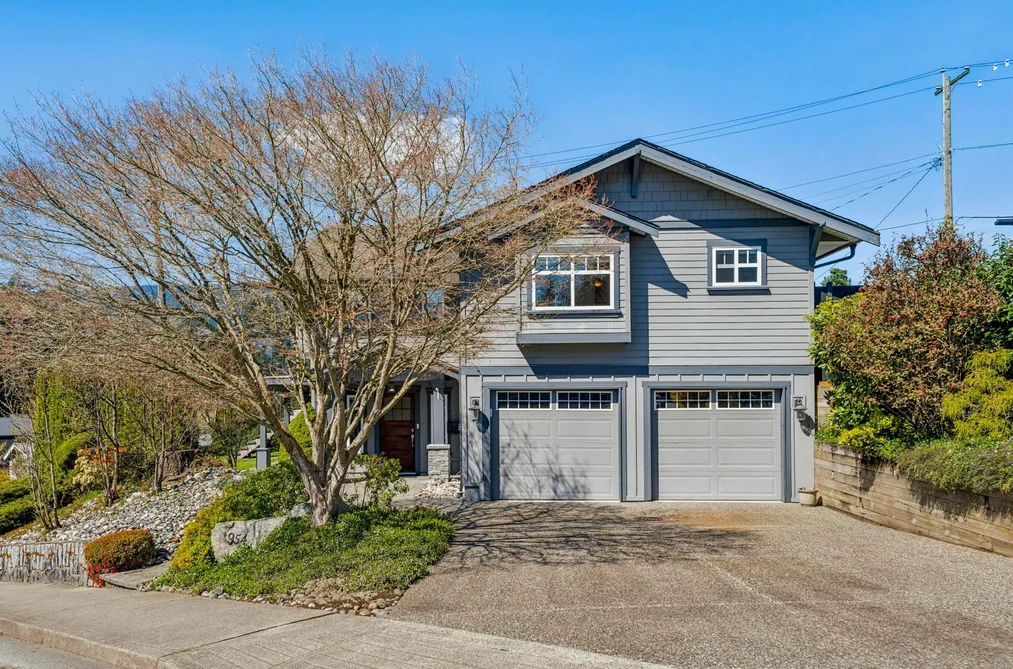 954 TUDOR AVENUE, North Vancouver BC V7R 1X7, North Vancouver BC — Residential for Sale - Photo 2