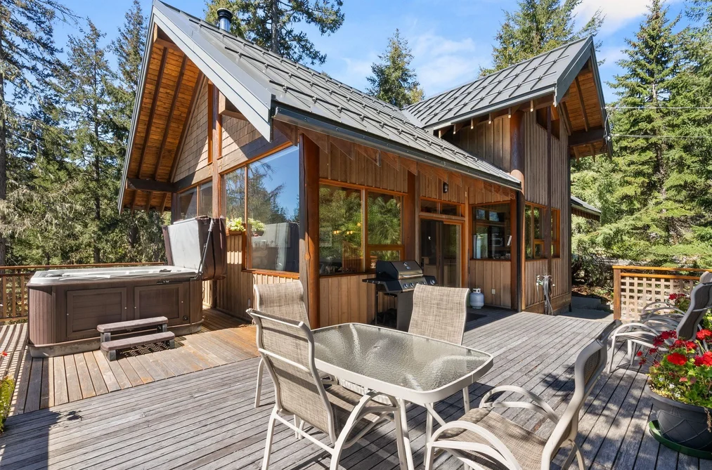 9551 EMERALD DRIVE, Whistler BC V8E 0G5, Whistler BC — Residential for Sale - Photo 2