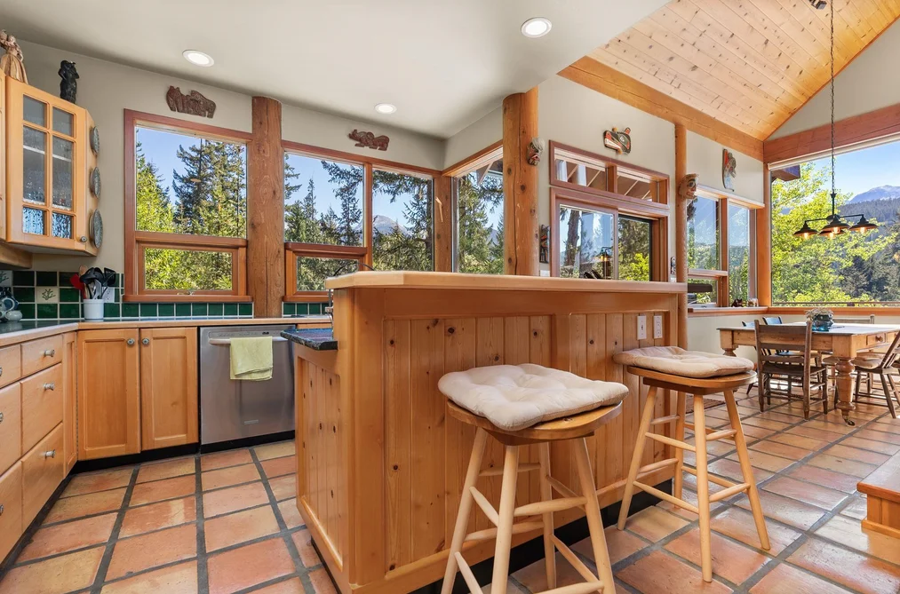 9551 EMERALD DRIVE, Whistler BC V8E 0G5, Whistler BC — Residential for Sale - Photo 4