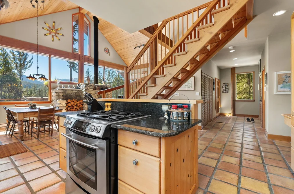 9551 EMERALD DRIVE, Whistler BC V8E 0G5, Whistler BC — Residential for Sale - Photo 5