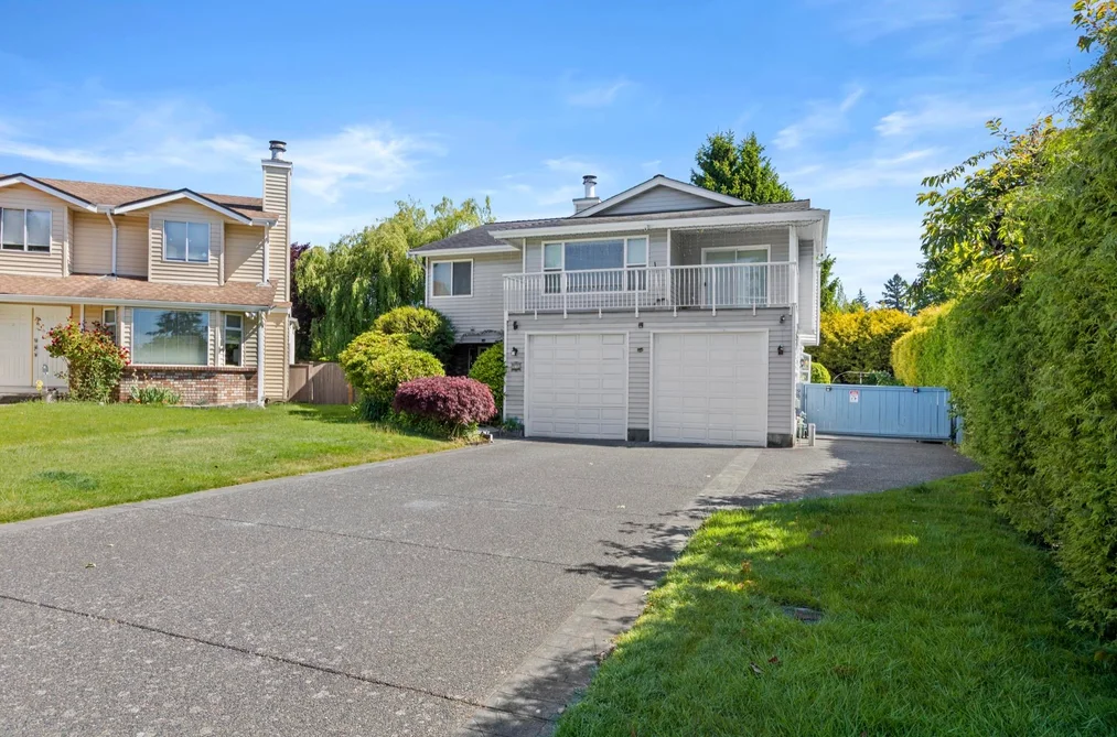House for sale at 956 161a Street Surrey British Columbia - MLS: R3134246