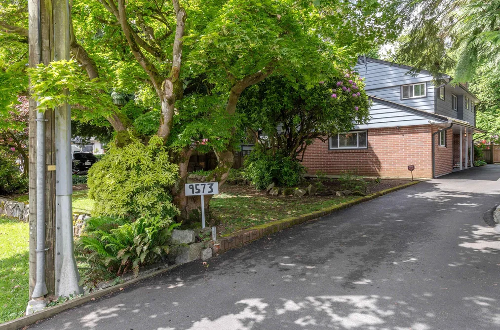 9573 139 STREET, Surrey BC V3V 5X7, Surrey BC — Residential for Sale - Photo 2