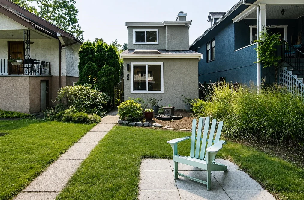 House for sale at 962 E 11th Avenue Vancouver British Columbia - MLS: R3156769