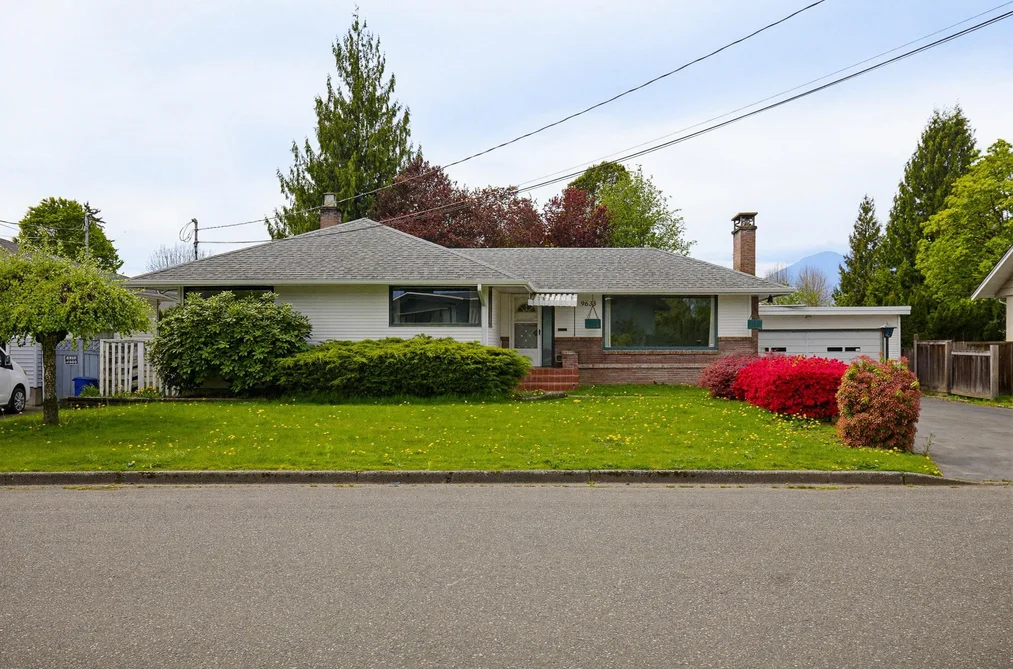 9633 WOODBINE STREET, Chilliwack BC V2P 5T3, Chilliwack BC — Residential for Sale - Photo 2