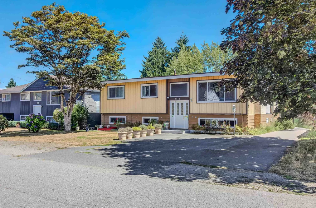House for sale at 9656 125 Street Surrey British Columbia - MLS: R3155080