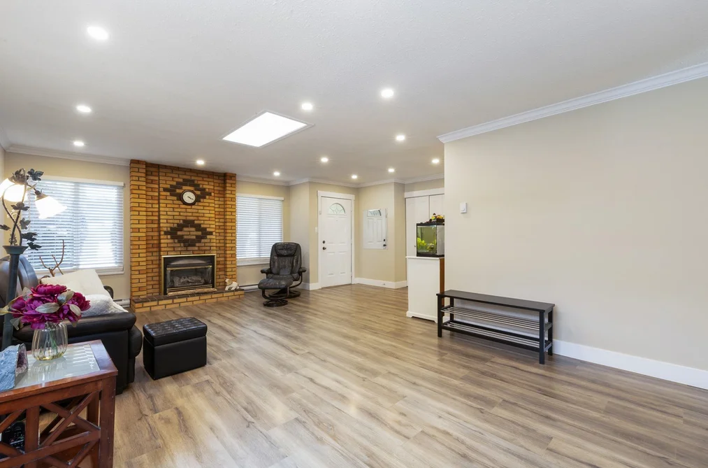 9683 155B STREET, Surrey BC V3R 7N9, Surrey BC — Residential for Sale - Photo 2