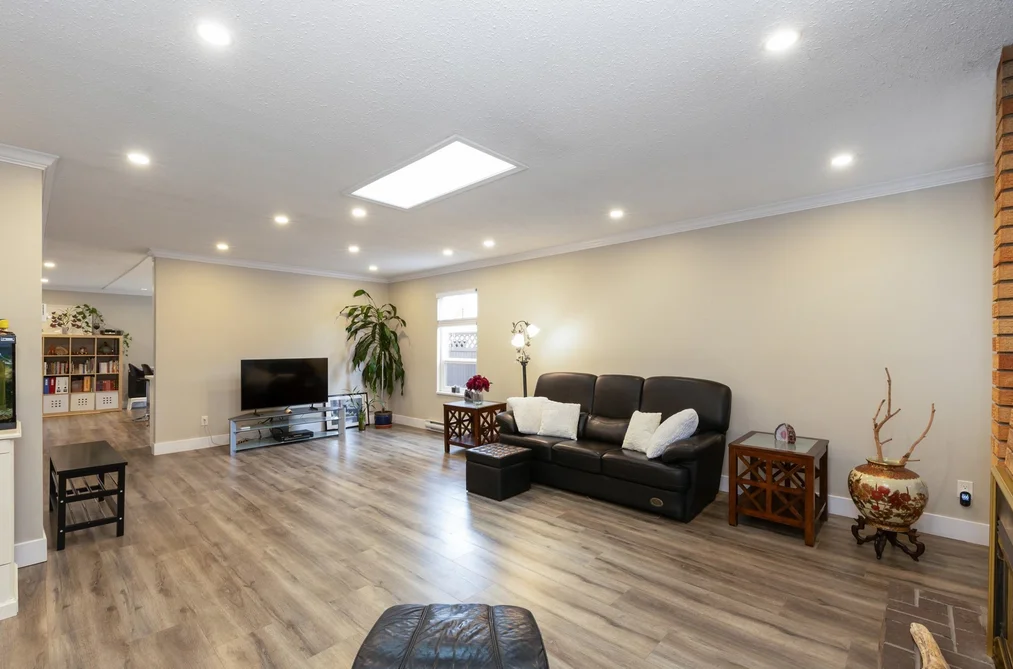 9683 155B STREET, Surrey BC V3R 7N9, Surrey BC — Residential for Sale - Photo 4