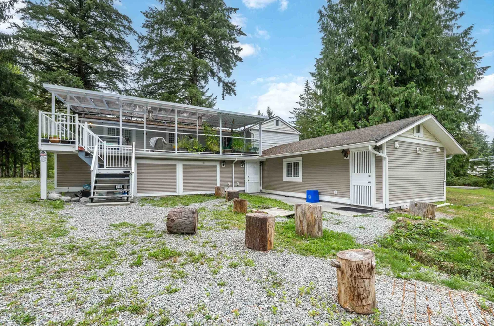 House for sale at 9703 Dewdney Trunk Road Mission British Columbia - MLS: R3067975