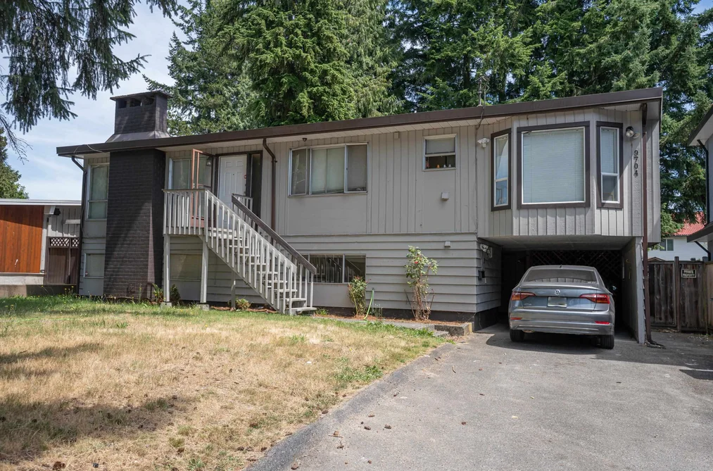 House for sale at 9704 131 Street Surrey British Columbia - MLS: R3109398