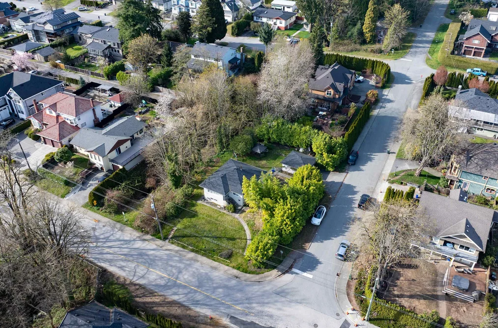 971 ROCHESTER AVENUE, Coquitlam BC V3K 2W5, Coquitlam BC — Residential for Sale - Photo 2