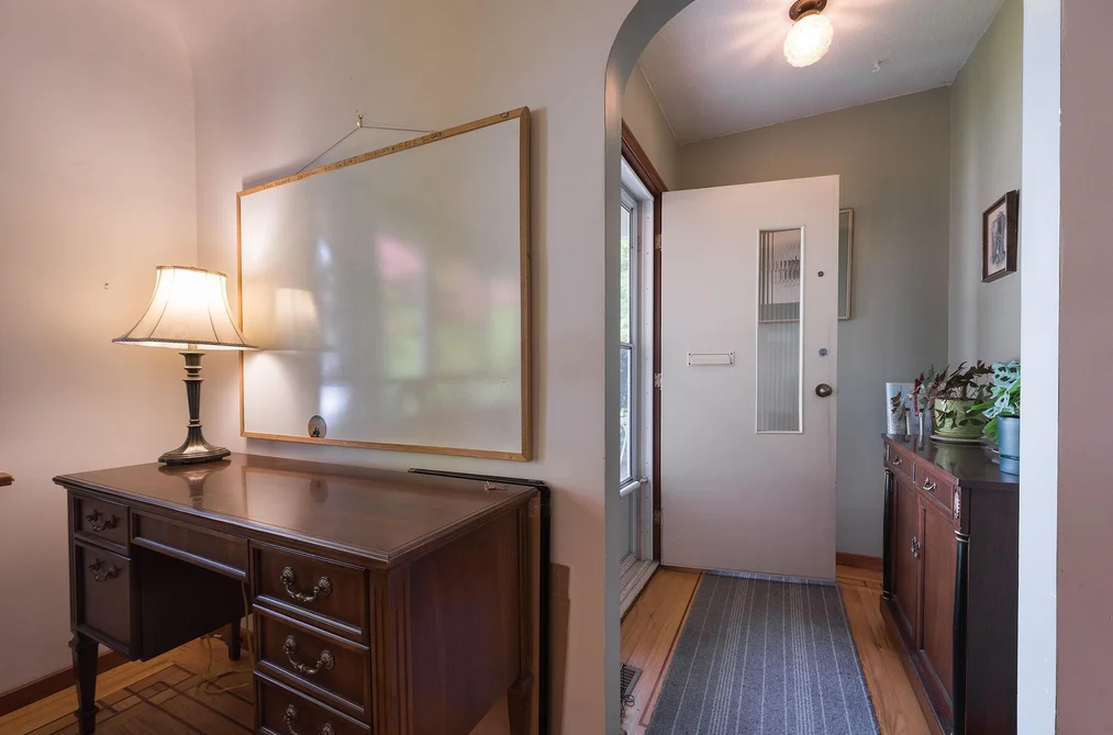 9747 SIDNEY STREET, Chilliwack BC V2P 4G5, Chilliwack BC — Residential for Sale - Photo 2