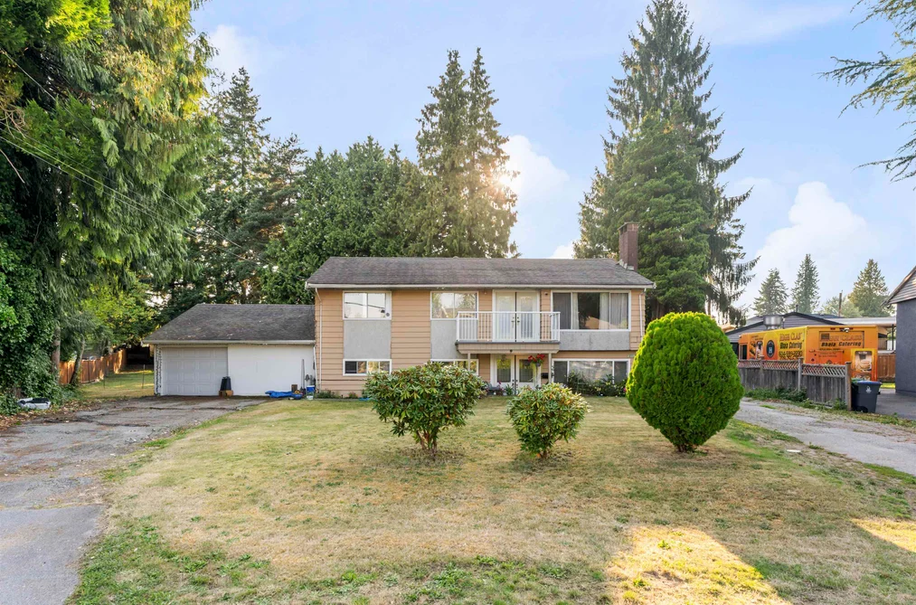 House for sale at 9761 124a Street Surrey British Columbia - MLS: R3089408