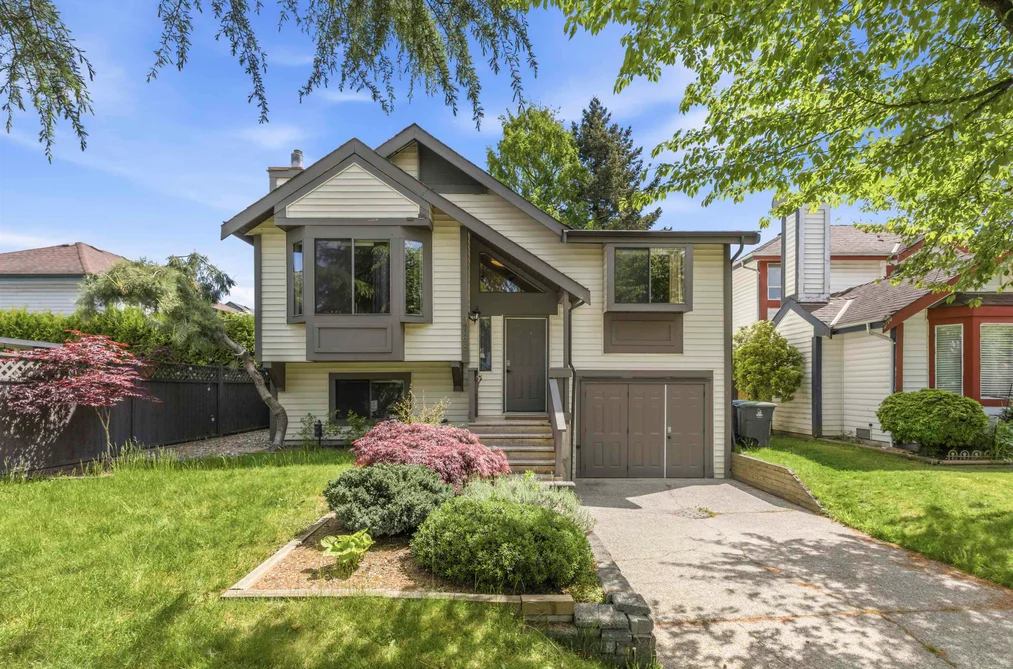 House for sale at 9768 151a Street Surrey British Columbia - MLS: R3125287