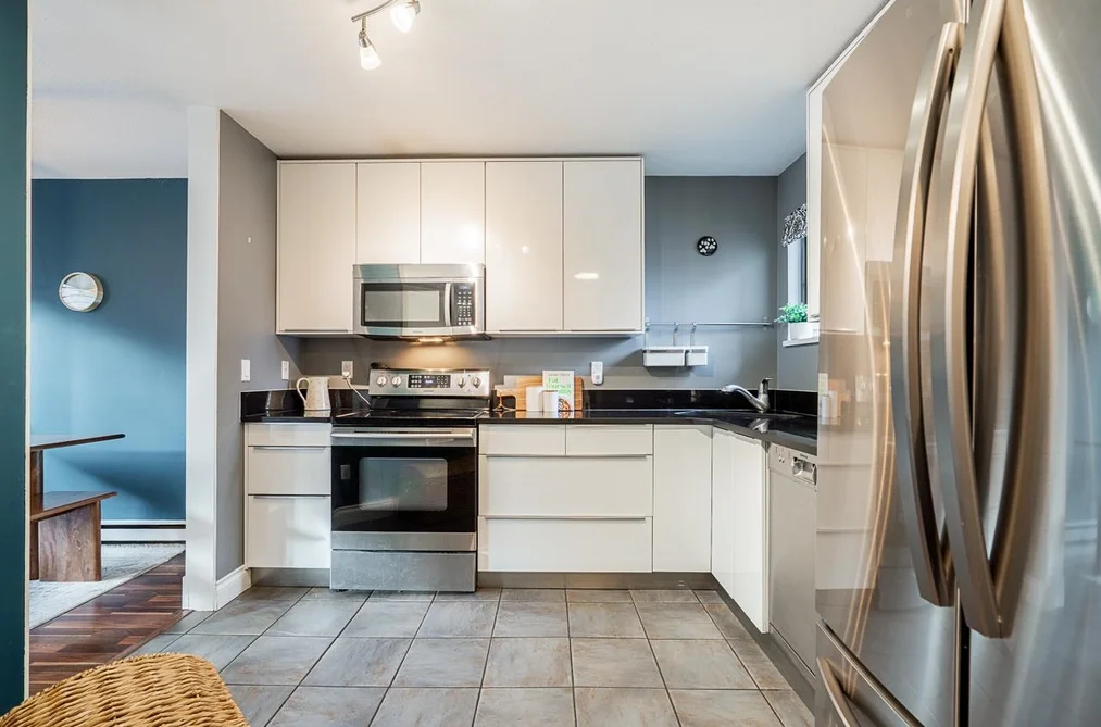 98 BEGIN STREET, Coquitlam BC V3K 6M9, Coquitlam BC — Residential for Sale - Photo 2