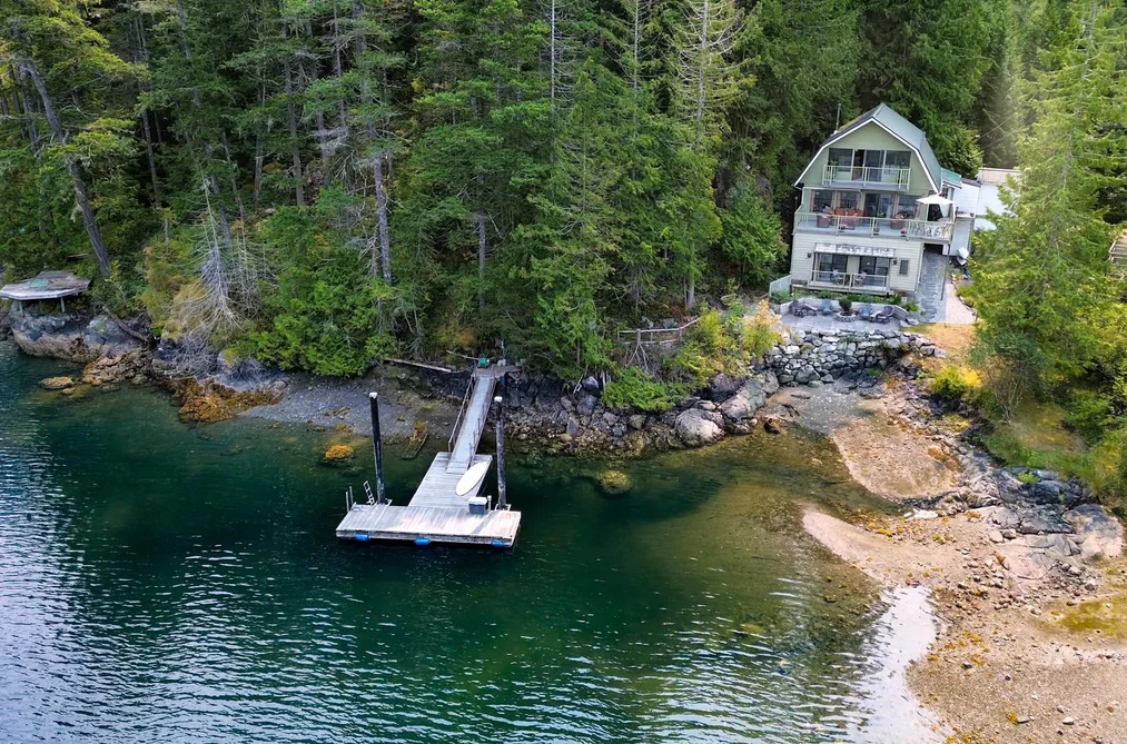 House for sale at 9812 Wescan Road Halfmoon Bay British Columbia - MLS: R3154571