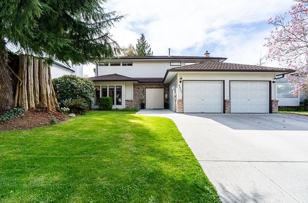 House for sale at 9835 158a Street Surrey British Columbia - MLS: R3112379