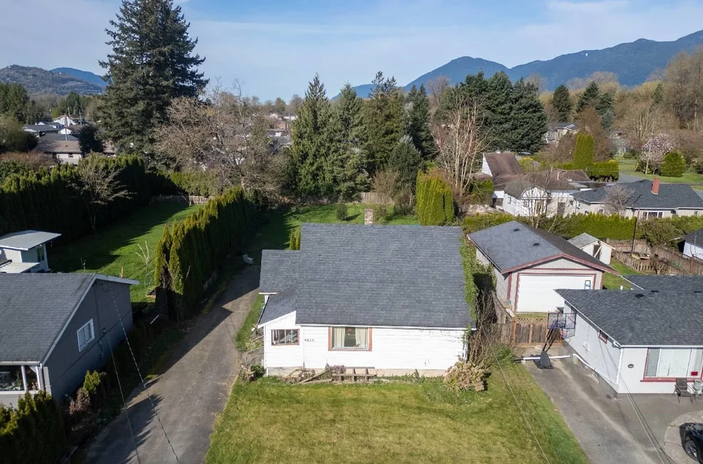 9853 YOUNG ROAD, Chilliwack BC V2P 4T8, Chilliwack BC — Residential for Sale - Photo 4