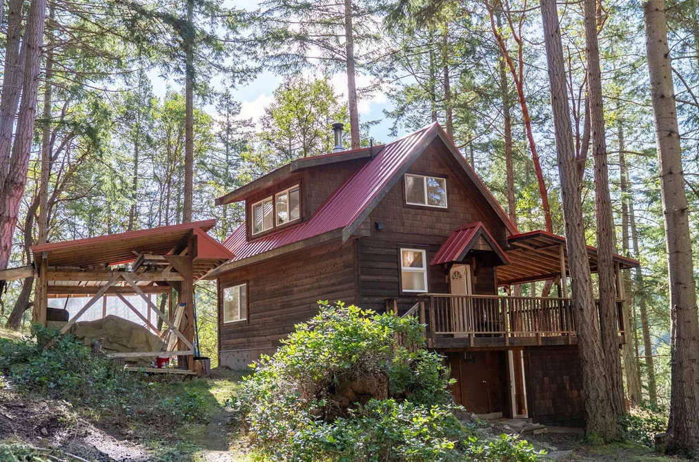House for sale at 9868 Castle Road Pender Island British Columbia - MLS: R3104025