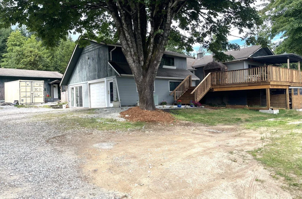 House for sale at 988 Cemetery Road Gibsons British Columbia - MLS: R3145417
