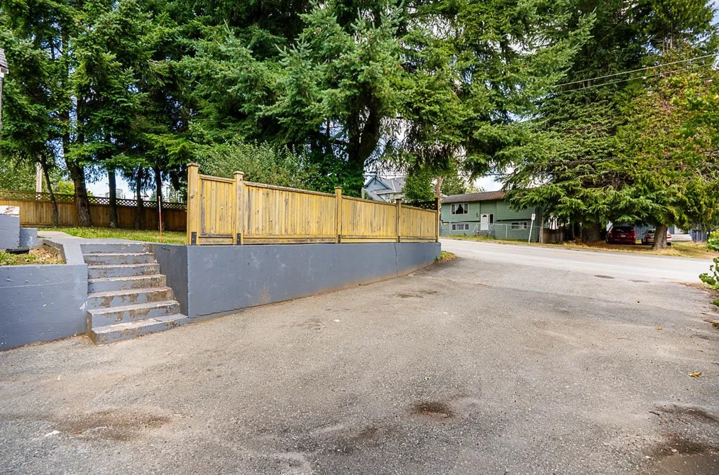 9893 132 STREET, Surrey BC V3T 3S7, Surrey BC — Residential for Sale - Photo 3