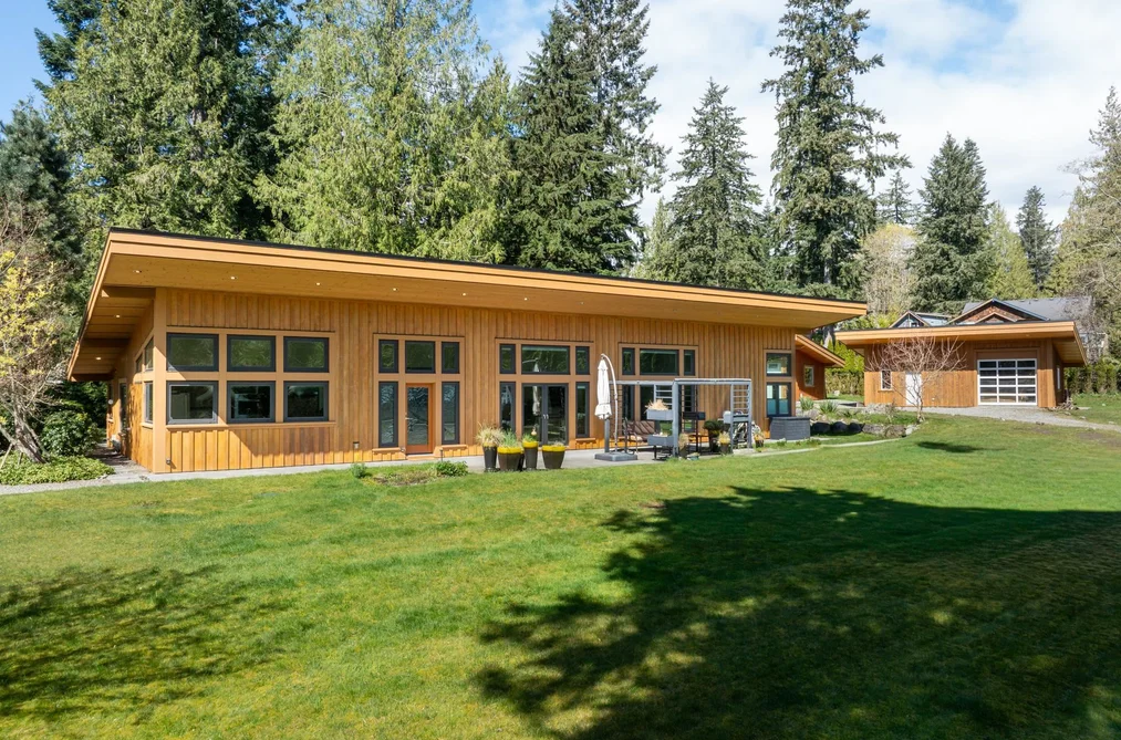 House for sale at 990 Chaster Road Gibsons British Columbia - MLS: R3111987