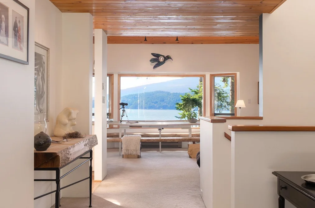 House for sale at 990 Windjammer Road Bowen Island British Columbia - MLS: R3141428