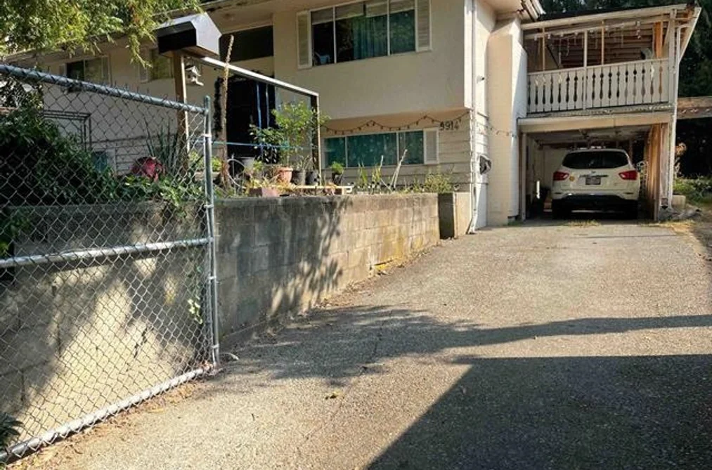 House for sale at 9914 138a Street Surrey British Columbia - MLS: R3070484