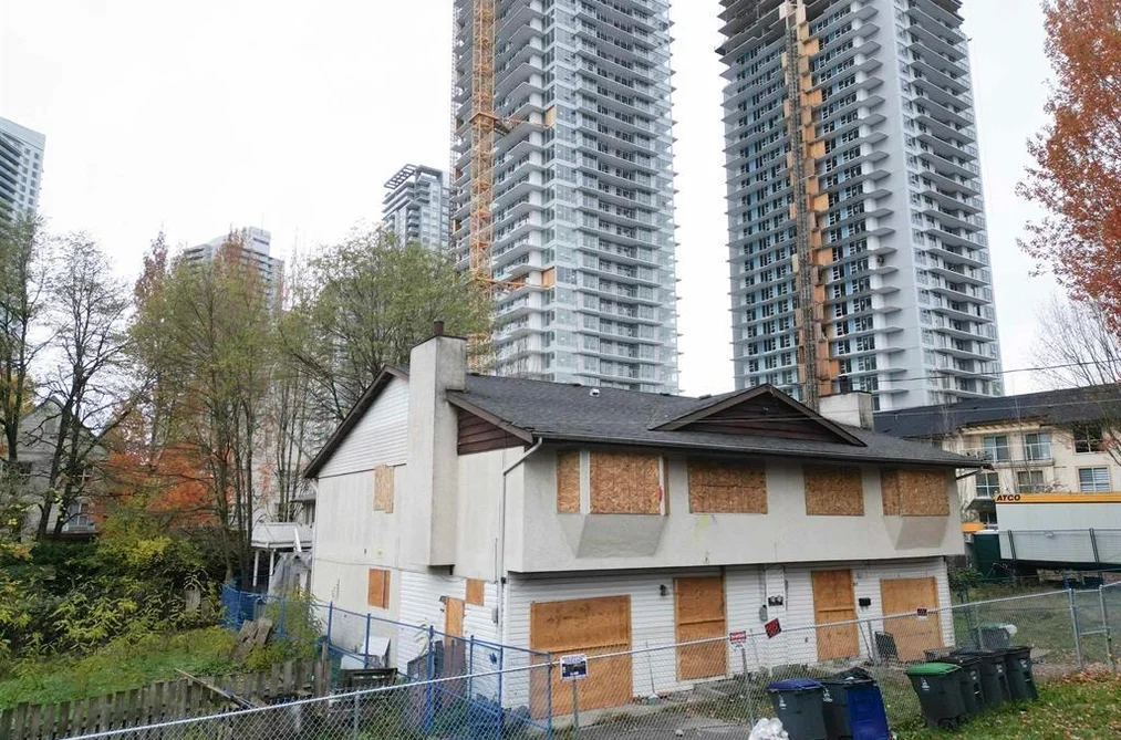 Duplex for sale at 9935-9937 138 Street Surrey British Columbia - MLS: R3161399