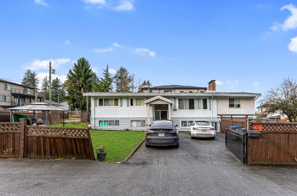 House for sale at 9939 119a Street Surrey British Columbia - MLS: R3094946