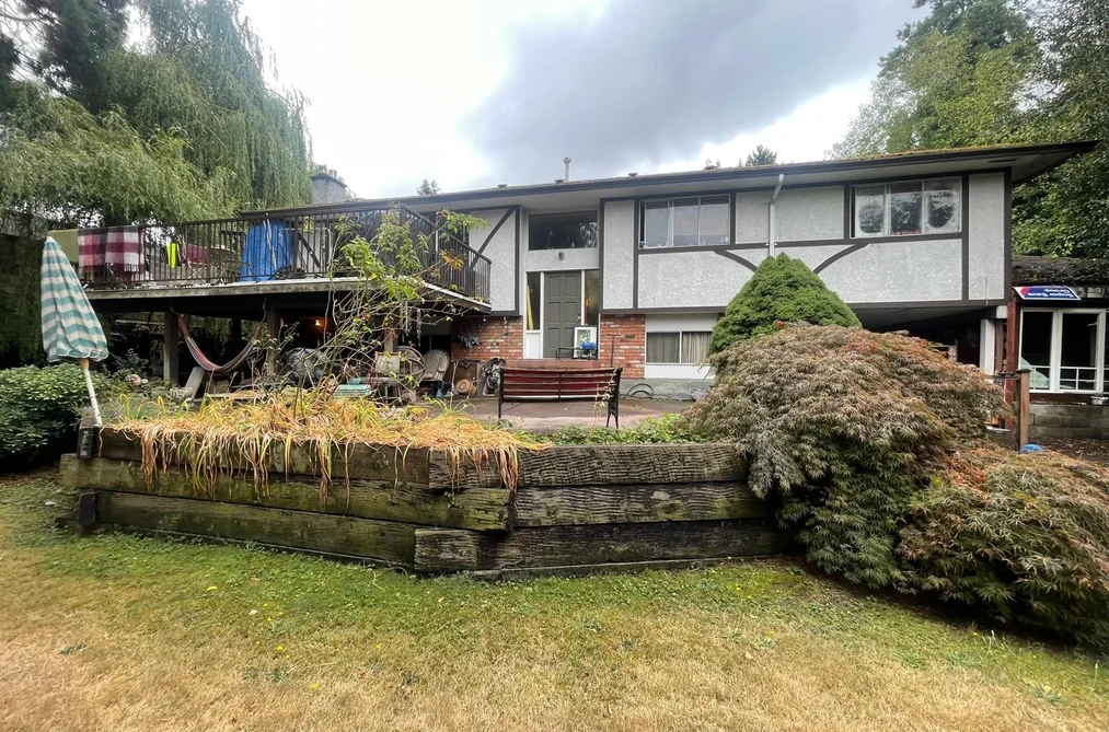 House for sale at 9947 116a Street Surrey British Columbia - MLS: R3161386