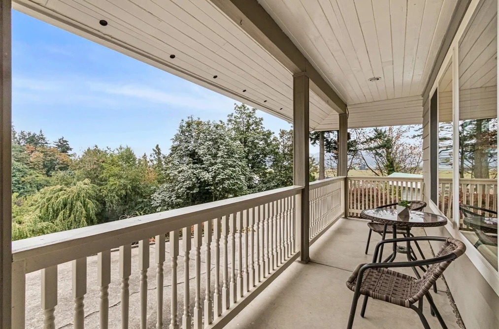 9951 Hillcrest Drive, Chilliwack, BC - MLS: R3162196 - Photo 4 9951 Hillcrest Drive, Chilliwack, BC - MLS: R3162196 - Photo 4