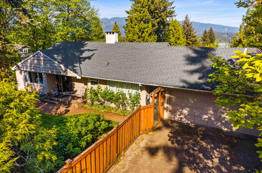 998 FAIRWAY DRIVE, North Vancouver BC V7G 1L8, North Vancouver BC — Residential for Sale - Photo 3