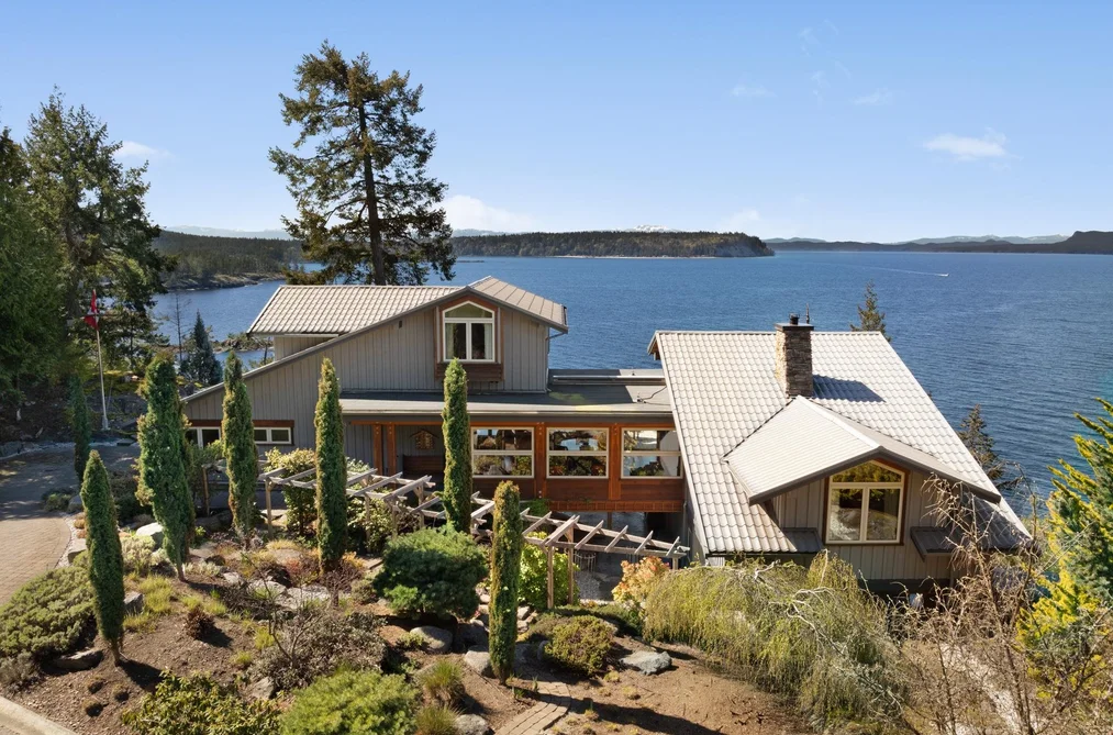 House for sale at 9987 Welcome Wynd Halfmoon Bay British Columbia - MLS: R3081426