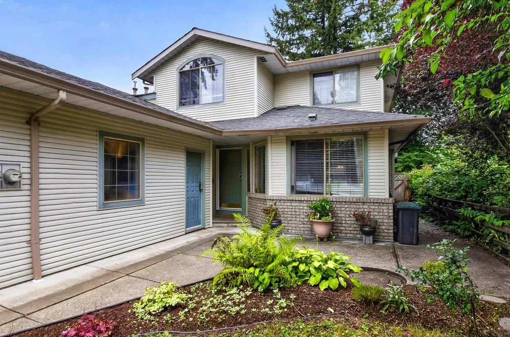Half Duplex for sale at A 20736 River Road Maple Ridge British Columbia - MLS: R3151565