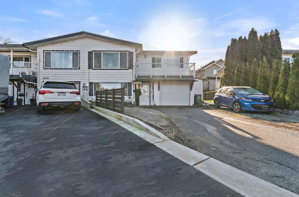 Half Duplex for sale at A 46520 Rolinde Crescent Chilliwack British Columbia - MLS: R3090179